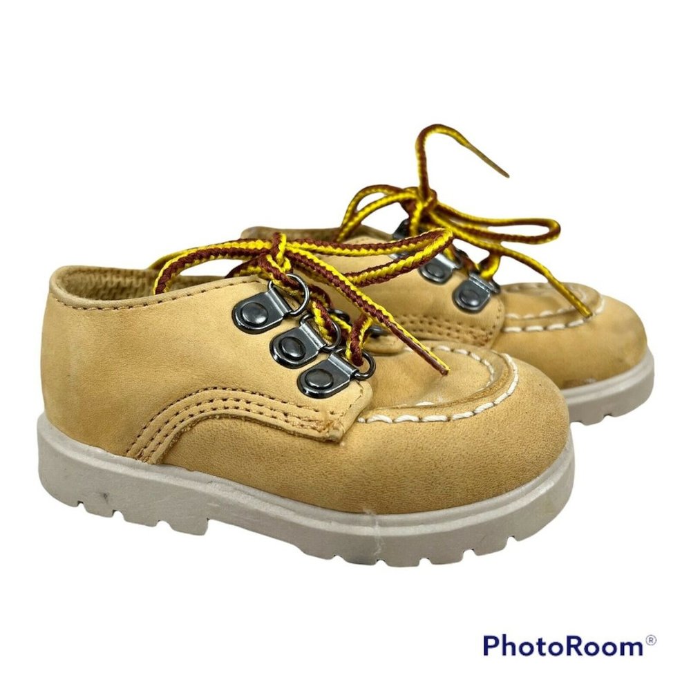 Baby Deer Infant Boy Shoes Size 3 Wheat Color‎ Nubuck Rugged Lug Soles Lace Up